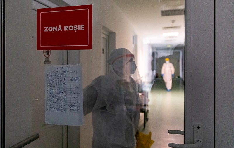 Coronavirus în România, 26 august | 1.256 de cazuri noi, în ultimele 24 de ore. Numărul deceselor rămâne ridicat