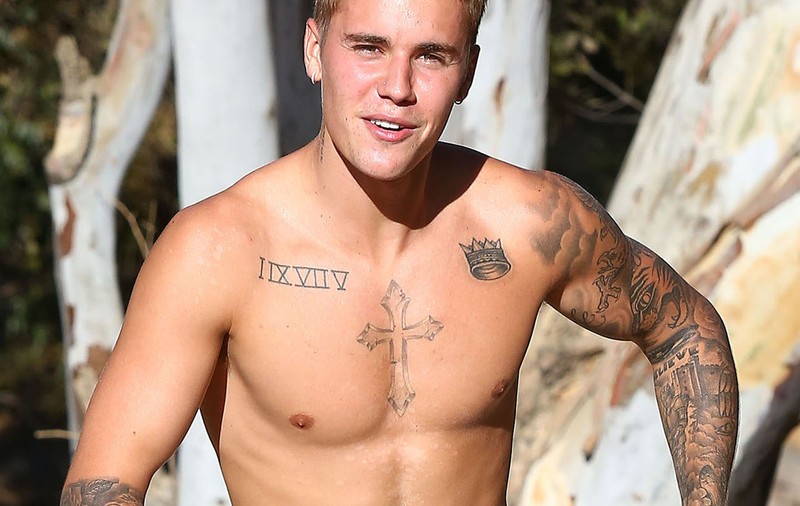 Justin Bieber și-a lovit un fan în Barcelona| VIDEO