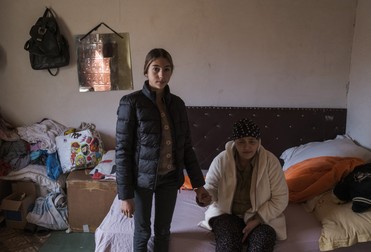 Maria are grijă de mama ei nevăzătoare