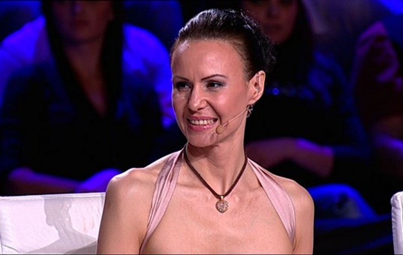 Monica Petrică, jurata de la România Danseazã, a purtat la preselecţii bijuterii de peste 80.000 de lei | FOTO
