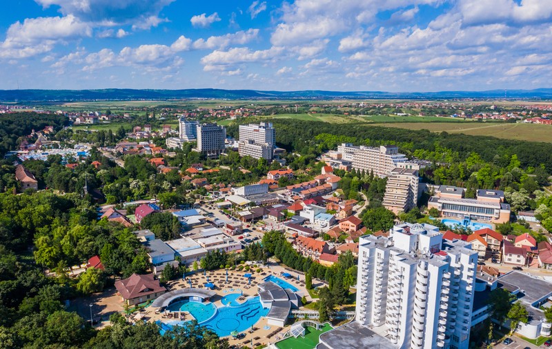 Staţiuni cu izvoare de apă minerală din România