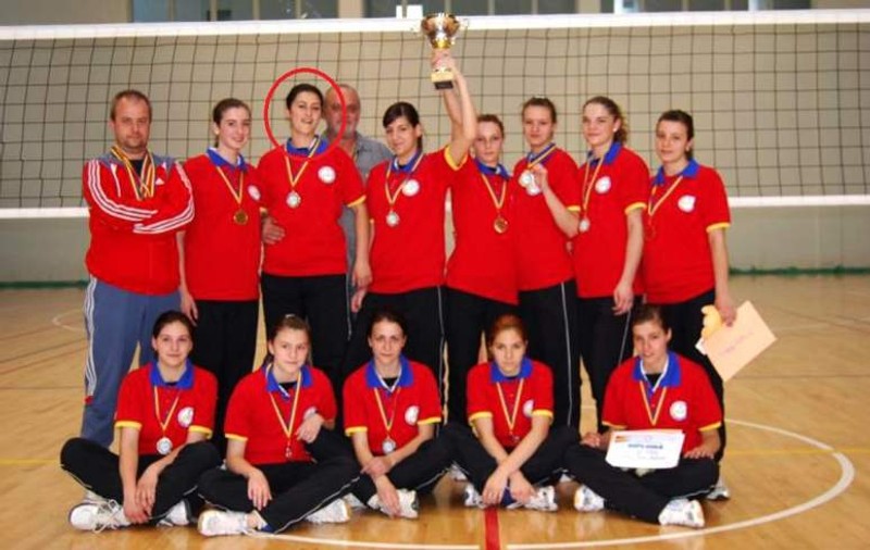 Românca împuşcată în Spania este o fostă campioană naţională la volei