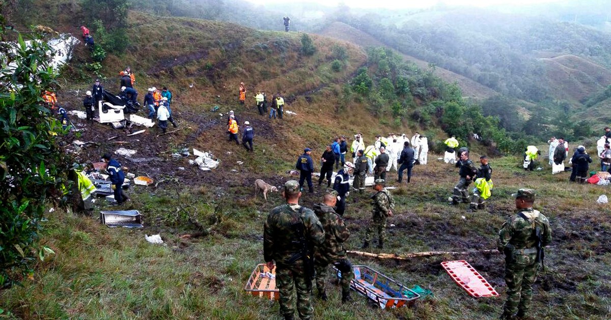 Accidentul aviatic în care au murit jucătorii lui Chapecoense a fost provocat de o eroare umană