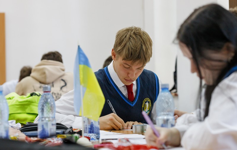 „Elevii mei au ochii goi”. Olimpici din Odesa au luat o pauză de la război în București
