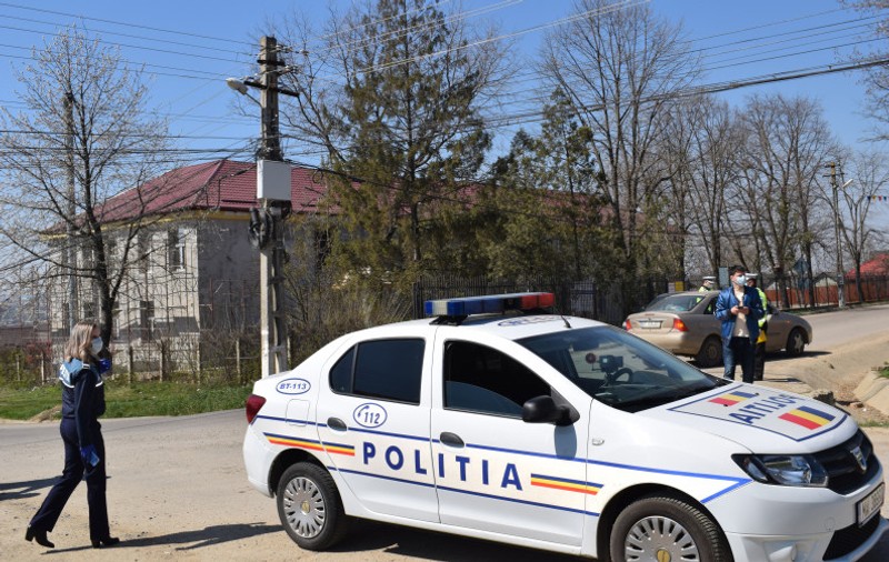 Zeci de tone dintr-o substanță periculoasă au fost confiscate de polițiștii bucureșteni