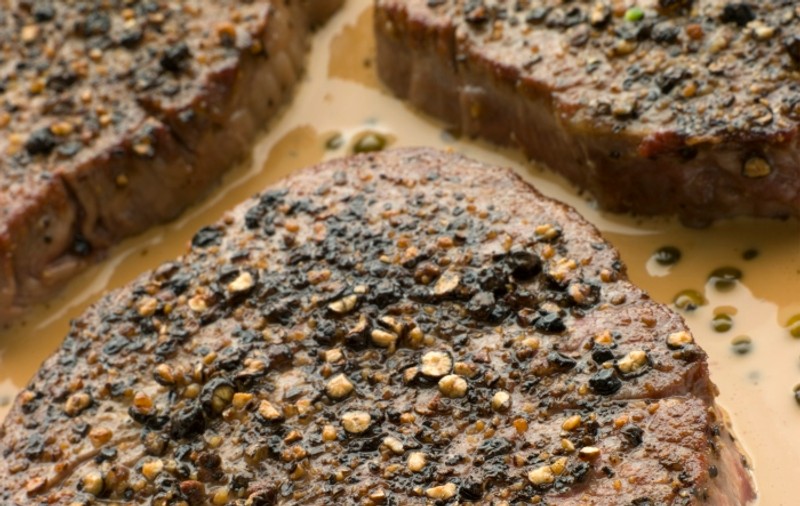 5 tone de carne infectată cu E.coli, confiscată în Italia
