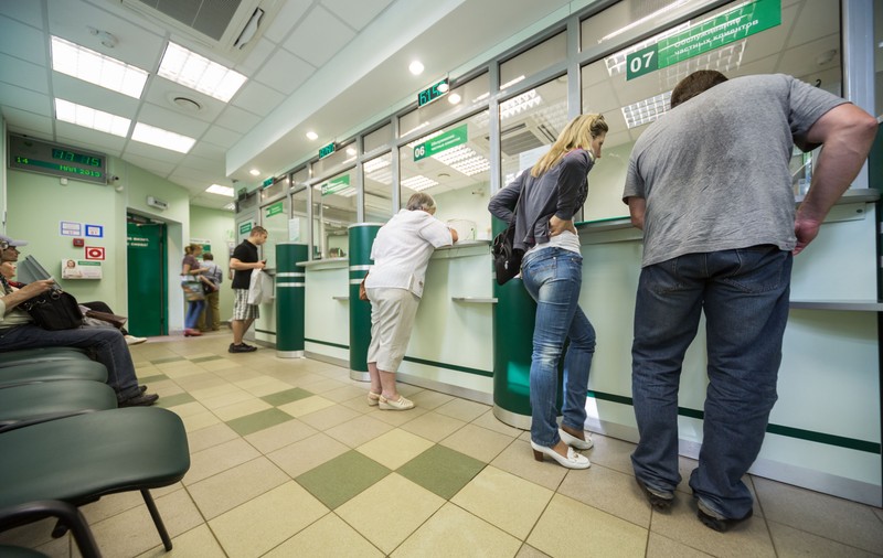 Familiile cu venituri reduse vor primi alocația de sprijin, chiar dacă au restanțe la plata impozitelor locale