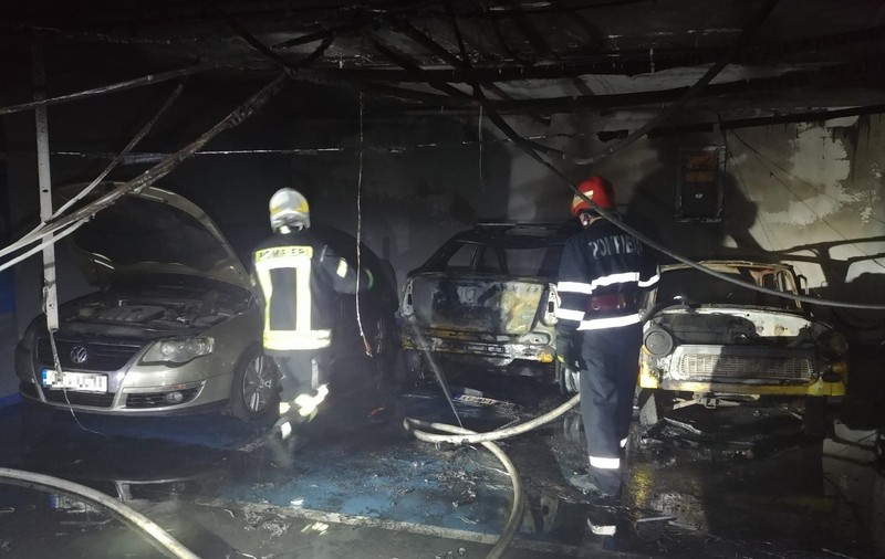 Incendiu în Sun Plaza |Șase persoane au ajuns la spital, după ce mai multe mașini au ars în parcarea subterană. Cum arată locul din care a izbucnit focul