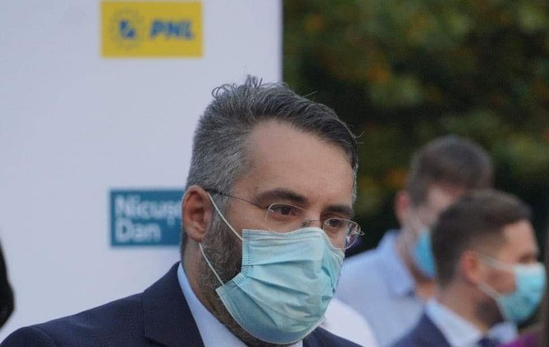 EU VOTEZ, EU CONTEZ | Adrian Moraru, candidatul PNL USR PLUS la Primăria Sectorului 3: ”Negoiţă a reuşit doar să ude spaţiile verzi făcute de fostul primar”