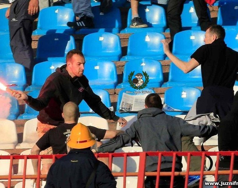 Derby împroșcat cu sânge la Belgrad! Fanii s-au bătut crunt pe ”Maracana” / GALERIE FOTO & VIDEO