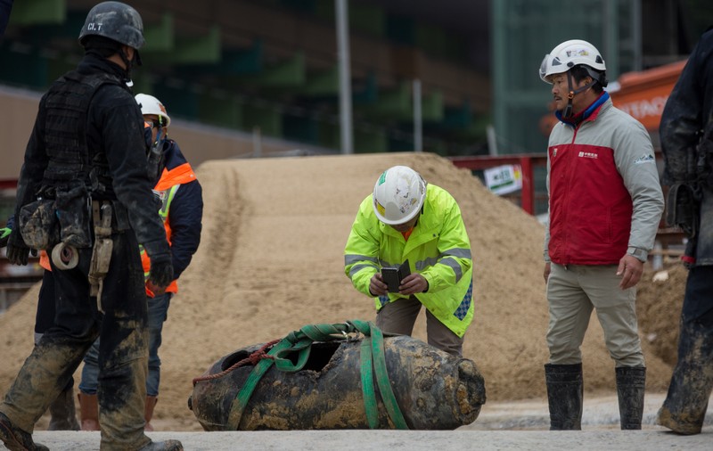 Mii de oameni au fost evacuați în Hong Kong, pentru dezamorsarea unei bombe de 450 de kilograme