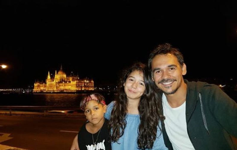 Cât de frumoși s-au făcut copiii lui Răzvan Simion! Ianca e clasa a VIII-a, Tudor e în clasa a IV-a