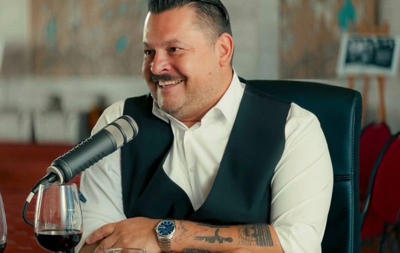 Ritualul pe care Mihai Bobonete îl repetă an de an cu fiul său: „Urcăm în mansardă, avem aceleași întrebări”