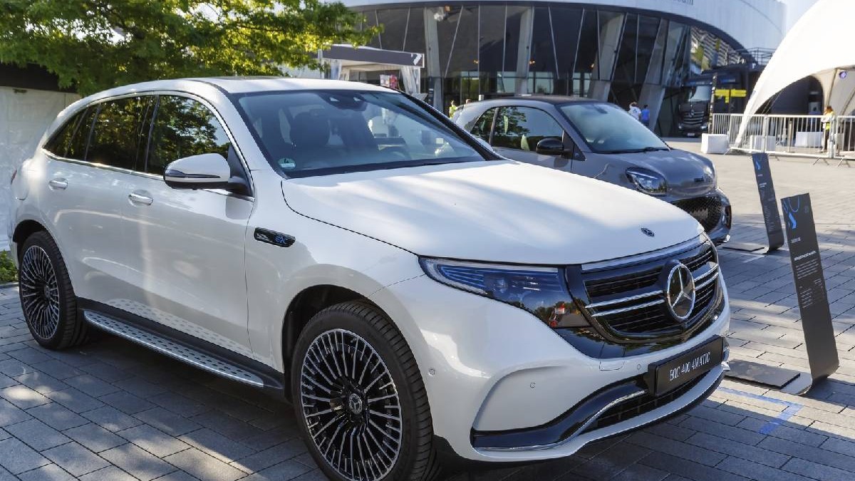 78.000 de euro pentru reparația unui Mercedes EQC lovit de o piatră