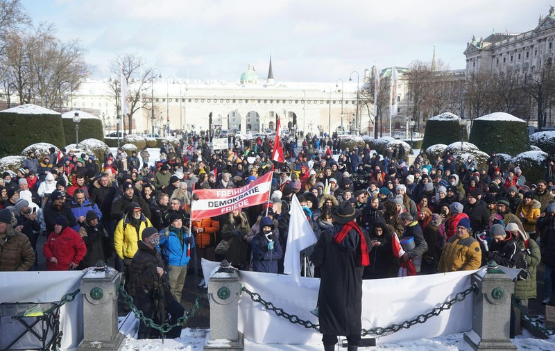 Tot mai mulți austrieci rămân fără locuri de muncă din cauza pandemiei. Care sunt cele mai afectate sectoare