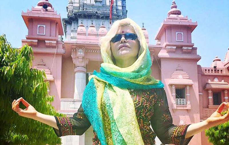 Decizia importantă luată de Loredana Groza în India! Cum se purifică artista de toate păcatele!