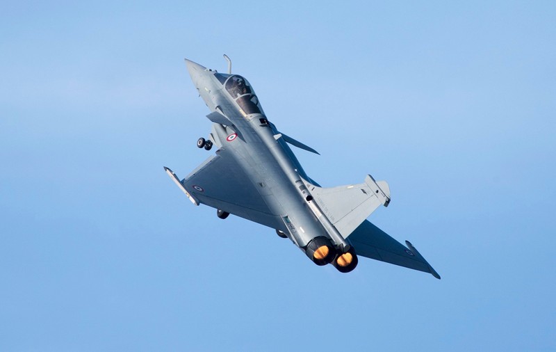 Serbia, tot mai aproape de a cumpăra avioane militare franceze: anunțul lui Vucic după întâlnirea cu Macron. Rusia, furnizorul tradițional de armament pentru Belgrad