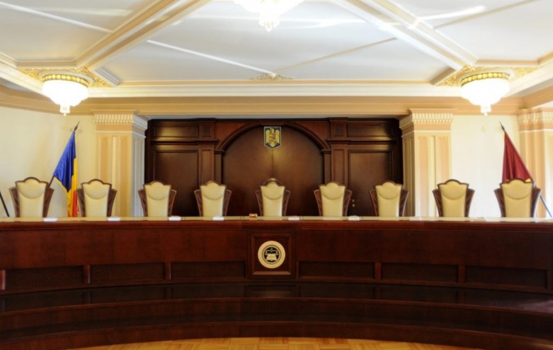 Statutul magistraţilor, contestat la CCR pentru a treia oară. Controverse pe definiţia erorii judiciare