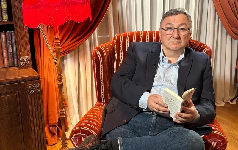 Bogdan Suceavă, romancierul român care predă matematică la universitate în California: „Vreme de 22 de ani am venit și vin cu drag la muncă” | Interviu