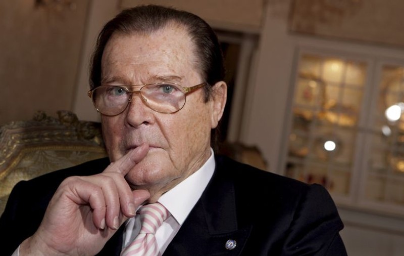 Roger Moore îl plânge pe Tony Curtis: "A fost un actor al dracului de bun"