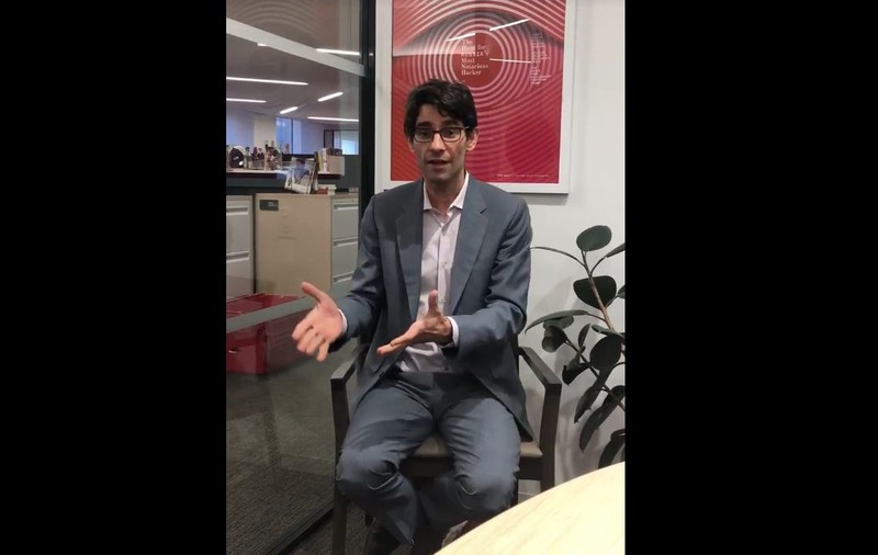 Experiment | Fără internet, un jurnalist american a citit timp de două luni numai știri din ziare