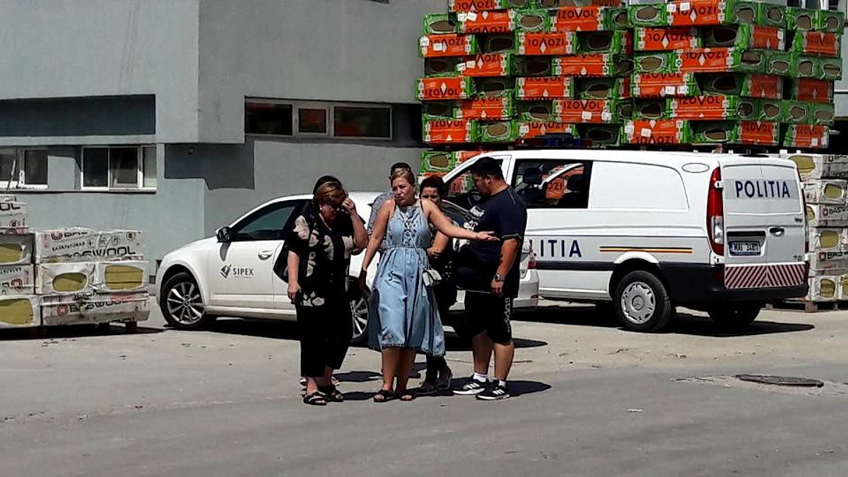 Trei morţi, în acelaşi loc, în mai puţin de un an. Misterul în cazul morţilor de la fabrica de ciment din Bucureşti se adânceşte. După ce anul trecut un paznic a fost găsit mort la o lună după ce fusese dat dispărut de familie, luni, alţi doi bărbaţi de la “Pază” au fost găsiţi fără suflare.