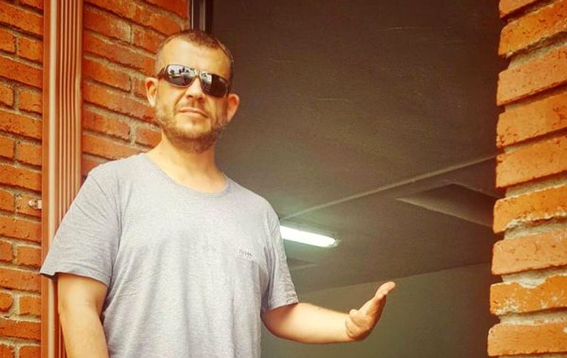 Tataee de la B.U.G. Mafia a părăsit România. Artistul și familia lui s-au mutat în Spania