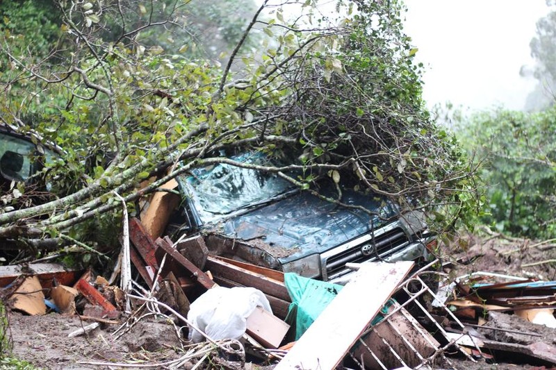 Un vehicul avariat de uraganul ETA, în Chiriqui, Panama FOTO: EPA-EFE/MARCELINO ROSARIO