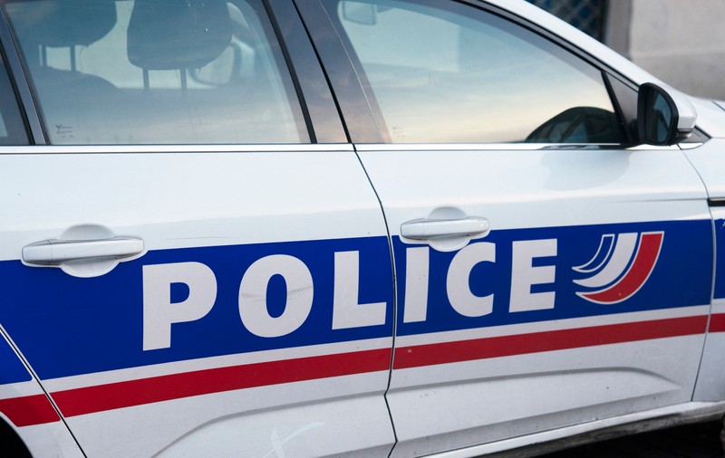Un francez și-a ucis cele trei fetițe, de 4, 10 și 11 ani, apoi s-a predat Poliției. Bărbatul fusese condamnat în trecut pentru violență domestică