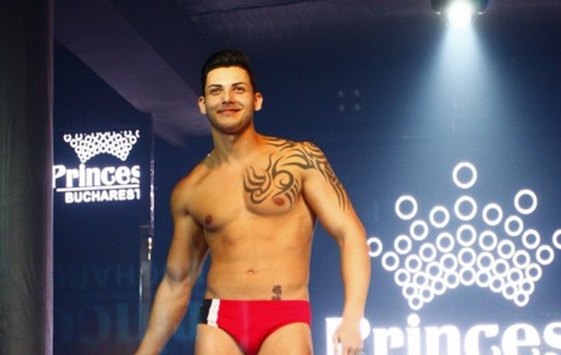 Manechinii lui Bote au încins atmosfera în club, de Mărţişor! | FOTO
