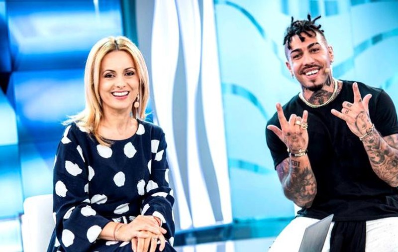 Cine l-a înlocuit pe Alex Velea la „Acces Direct”. Este o față cunoscută de la Antena 1