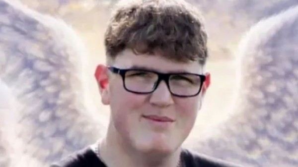 Joshua Johnson, cu ochelari, în arhivele poliție South Yorkshire
