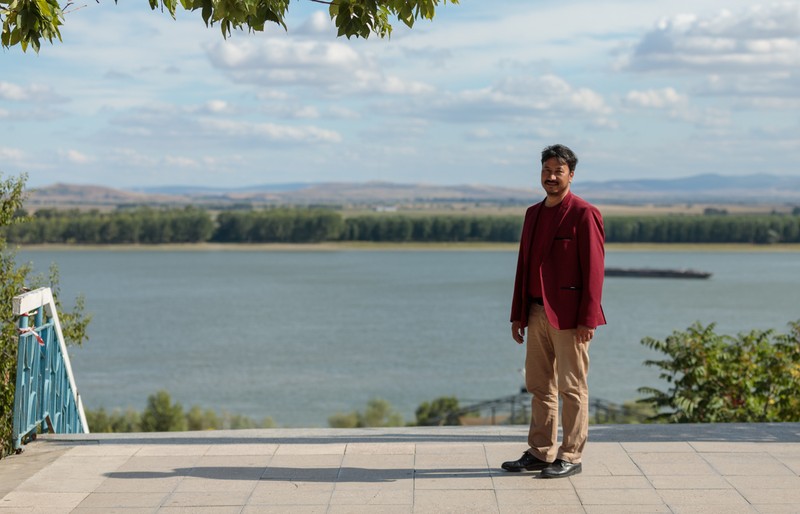 Profesorul Zaker Hussain Ershad a ajuns în România alături de mai mulţi cetăţeni afgani, cu ajutorul militarilor români