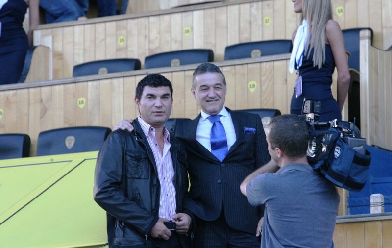 Emoții pentru Gigi Becali și ceilalți condamnați din fotbal care au scris cărți în pușcărie. DNA le ia lucrările la control. Vizaţi sunt și profesorii universitari care au coordonat sau validat ”operele”