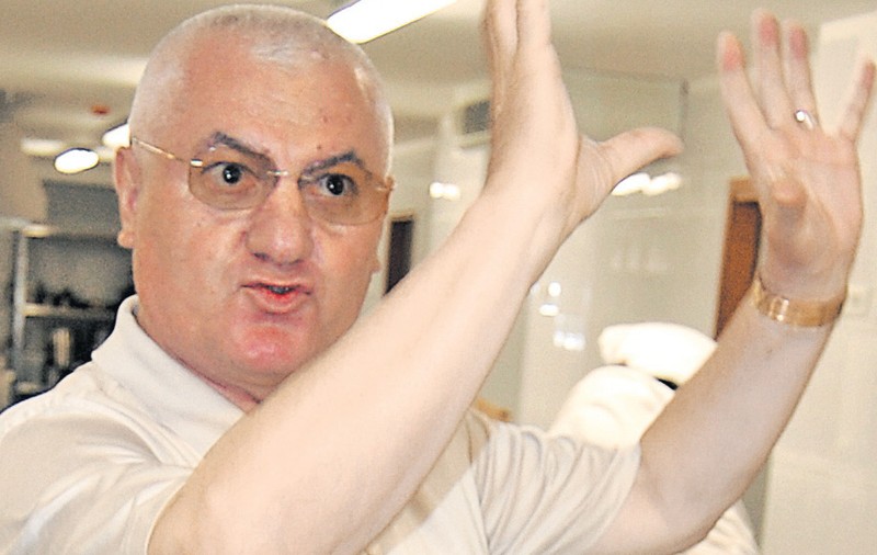 Dumitru Dragomir și-a găsit nașul?