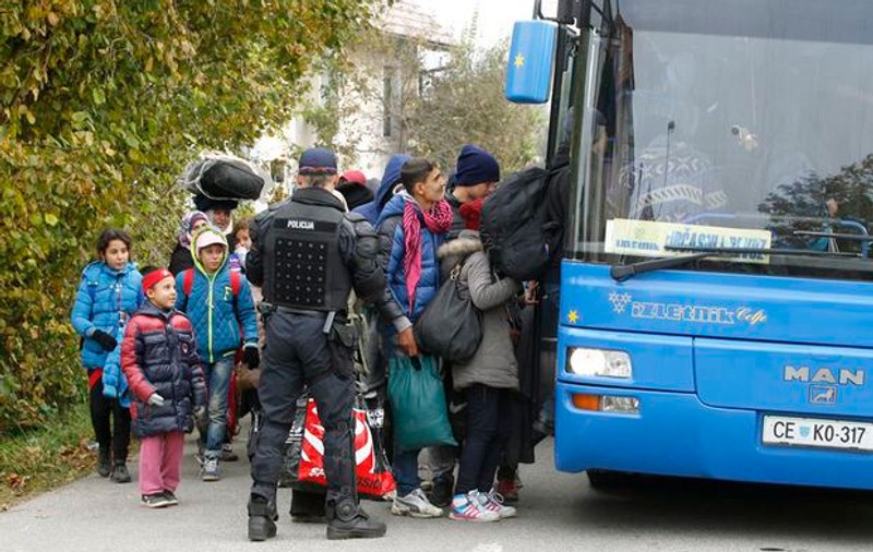 Măsuri dure în Suedia. Va expulza 80.000 de imigranţi ilegali