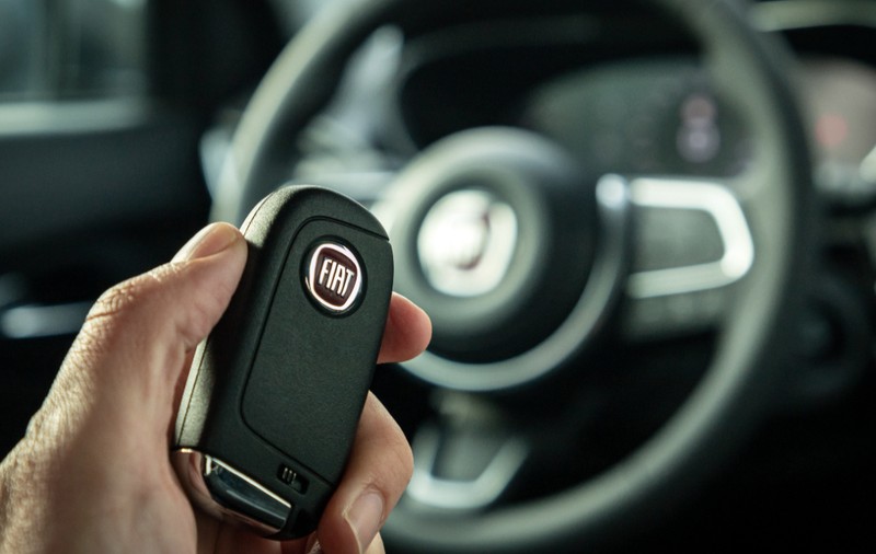 FIAT-ul pe care nimeni nu-l vrea, dealerii sunt disperați și fac reduceri de 12.000 de euro, în curând îl vor „face cadou”