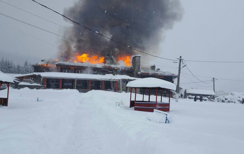 Incendiu violent la Centrul pentru copii cu dizabilităţi din Săcele