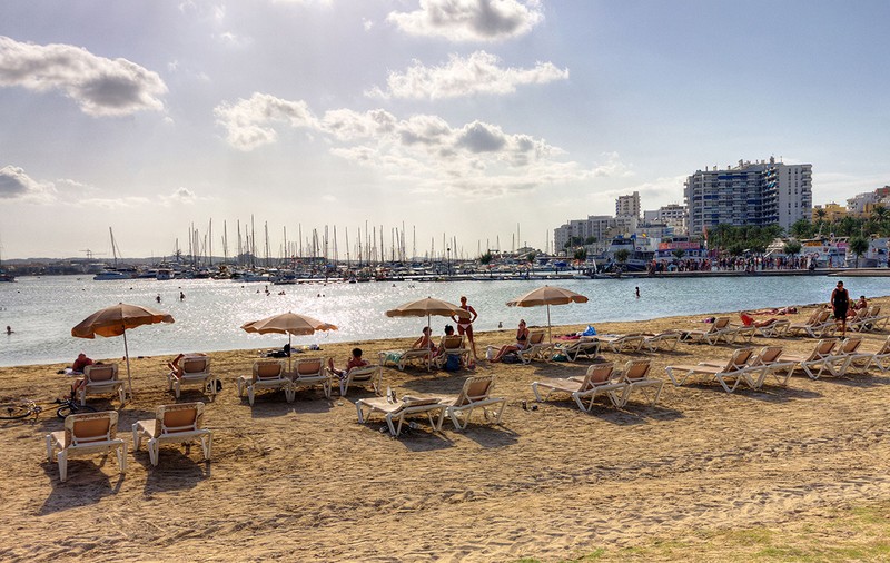 Ibiza şi Mallorca se vor deschide pentru turişti abia în august. Dar nu şi pentru britanici