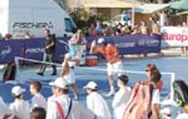 Andrei Pavel a jucat tenis cu 100 de copii
