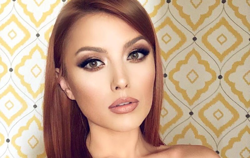 Elena Gheorghe, nașă de botez. Cum s-a îmbrăcat vedeta