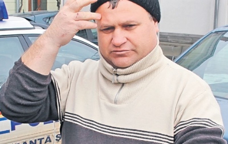 Alertă în Botoşani! Femeia-ninja atacă bărbaţi cu sabia!