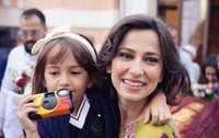 Dana Rogoz alături de fiica ei, Lia
