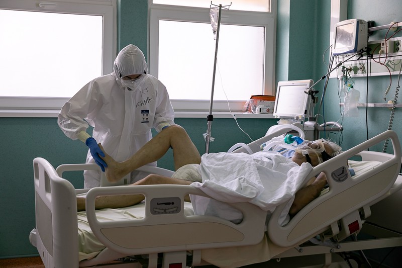 Puţini rezistă la condiţiile de lucru dintr-o secţie ATI COVID