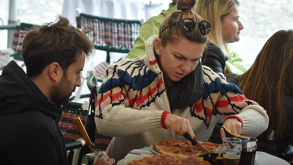 Cum s-a schimbat viața Simonei Halep de când este numărul 1 mondial: ”Sunt mulți oameni în jurul meu, iar la restaurante patronii îmi plătesc notele”
