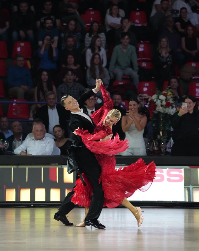 România are pentru prima dată campioni mondiali la dans sportiv. Cine sunt sportivii care au reușit asta și cine a mai ajuns în finală | VIDEO