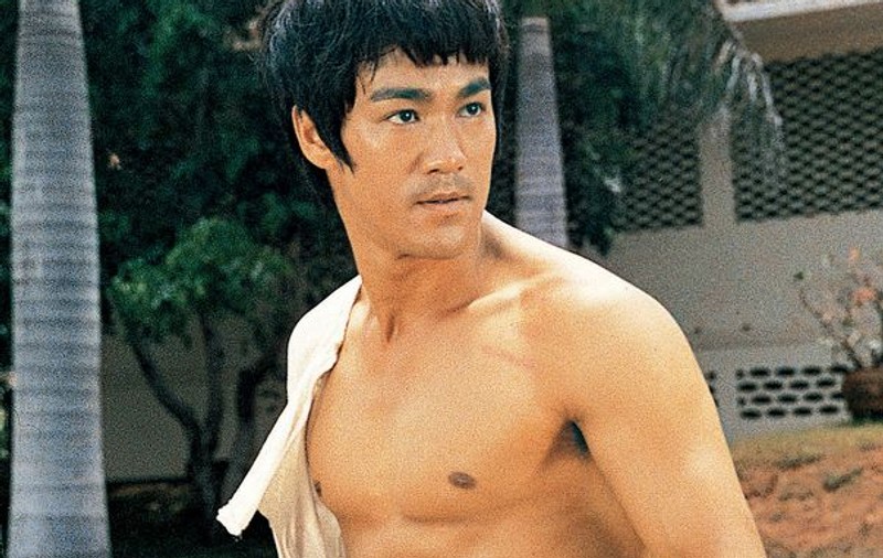40 de ani de la moartea lui BRUCE LEE! Top 5 MITURI despre cel mai rapid om din lume! Prindea din aer boabele de orez cu beţişoarele chinezeşti | VIDEO