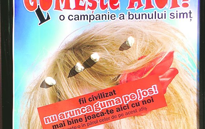 Lipiţi-i «ciunga» în păr!