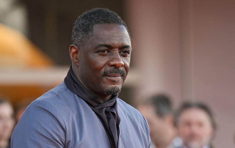 Amenda primită de actorul Idris Elba după ce a fost prins de radar depășind viteza legală pe un scuter
