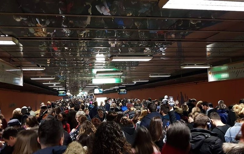 Haos la metrou, în această dimineață, din cauza unei garnituri care degaja fum în stația Dristor 1